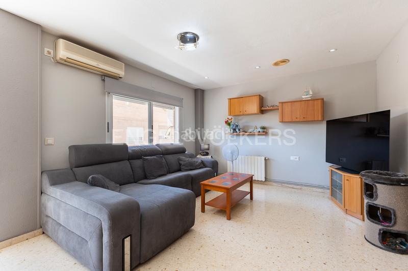 Foto 5e41ad1b-d0a9-43ce-9d54-393d0a88e1c2. Apartament amb calefacció aparcament a Zona Concordia Burjassot Foto 5e41ad1b-d0a9-43ce-9d54-393d0a88e1c2. Apartament amb calefacció aparcament a Zona Concordia Burjassot