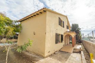 Casa a Av. ntra. sra. del remei, 18, les pedreres, spain 18. Gran casa de dos plantas, jardín y piscina en la urbanización la Casa a Av. ntra. sra. del remei, 18, les pedreres, spain 18. Gran casa de dos plantas, jardín y piscina en la urbanización la
