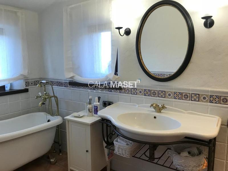 Foto d82f17e0-ad5d-42a2-95bb-b4f7e102be21. Casa amb calefacció aparcament a Urbanitzacions Platja d´Aro Foto d82f17e0-ad5d-42a2-95bb-b4f7e102be21. Casa amb calefacció aparcament a Urbanitzacions Platja d´Aro