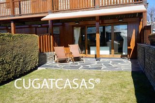 Casa Guils de cerdanya. Casa con 3 habitaciones, parking, piscina comunitaria y calefacc Casa Guils de cerdanya. Casa con 3 habitaciones, parking, piscina comunitaria y calefacc