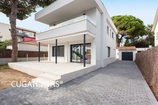 Chalet Granvía-mar. Chalet con 5h, piscina, jardín Chalet Granvía-mar. Chalet con 5h, piscina, jardín
