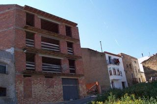 Casa Riba-roja d´ebre. Acabar construcción, solar 175m2 Casa Riba-roja d´ebre. Acabar construcción, solar 175m2