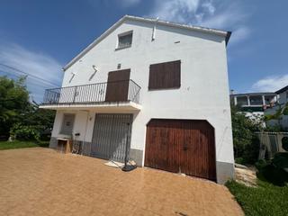 Chalet Comte d'urgell. Amplio chalet en el vendrell oasis, ideal para familias Chalet Comte d'urgell. Amplio chalet en el vendrell oasis, ideal para familias