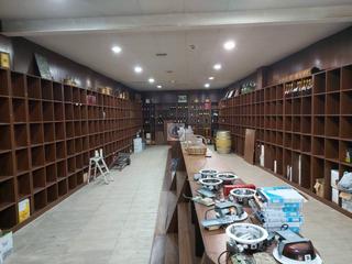 Location Local commercial à Els Pins. Local en alquiler en els pins Location Local commercial à Els Pins. Local en alquiler en els pins