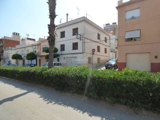 Altres immobles en Canet de Mar. Edificio en venta (2 pisos de 100 m2 + garaje y terraza) Altres immobles en Canet de Mar. Edificio en venta (2 pisos de 100 m2 + garaje y terraza)