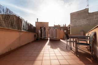 Dúplex en Centre. Ático con terraza, plaza de aparcamiento y trastero Dúplex en Centre. Ático con terraza, plaza de aparcamiento y trastero