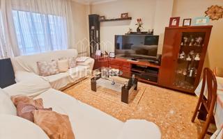 Pis a Cirera. Pisazo de dos habitaciones más despacho en cirera. Pis a Cirera. Pisazo de dos habitaciones más despacho en cirera.