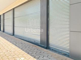 Local commercial à Gorg. Llocal comercial en el canal de badalona. Local commercial à Gorg. Llocal comercial en el canal de badalona.