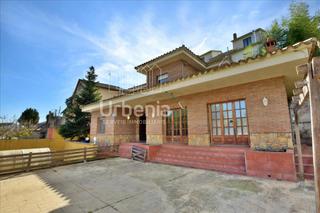 Chalet in Santa Maria de Palautordera. Chalet de tres plantas con piscina ! Chalet in Santa Maria de Palautordera. Chalet de tres plantas con piscina !