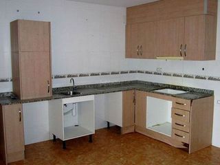 Pis en Sant Mateu. Apartamento de 2 dormitorios. con parking y piscina comunitaria. Pis en Sant Mateu. Apartamento de 2 dormitorios. con parking y piscina comunitaria.