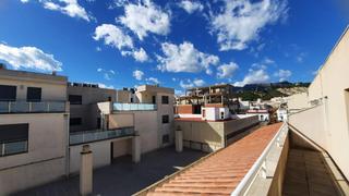 Zweistöckige Wohnung in Nord. Dúplex ubicado en el corazón de la ciudad. Zweistöckige Wohnung in Nord. Dúplex ubicado en el corazón de la ciudad.