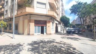 Local Comercial Calle sant pere. Local diáfano de 93 m2 útiles en zona hospital viejo, zona juzg Local Comercial Calle sant pere. Local diáfano de 93 m2 útiles en zona hospital viejo, zona juzg