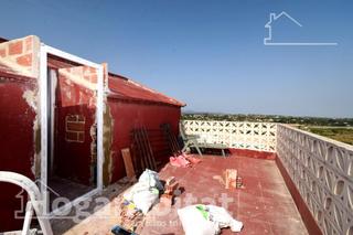 Maison Calle la torre de la reina. Oportunidad! casa con terraza para hacer a tu hogar de sueño Maison Calle la torre de la reina. Oportunidad! casa con terraza para hacer a tu hogar de sueño