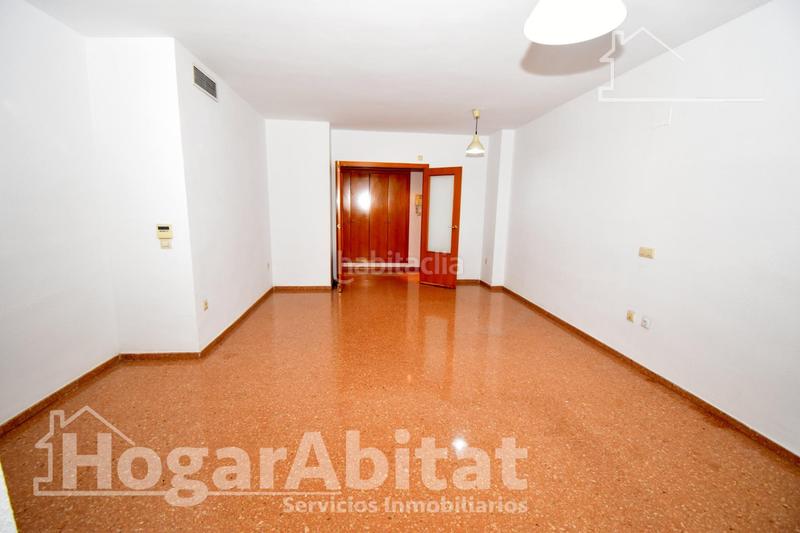 Foto 00e1004a-b1fe-4dc8-8fad-51f75cfbf9fe. Alquiler piso seminuevo con garaje, terraza y piscina en Paterna Foto 00e1004a-b1fe-4dc8-8fad-51f75cfbf9fe. Alquiler piso seminuevo con garaje, terraza y piscina en Paterna