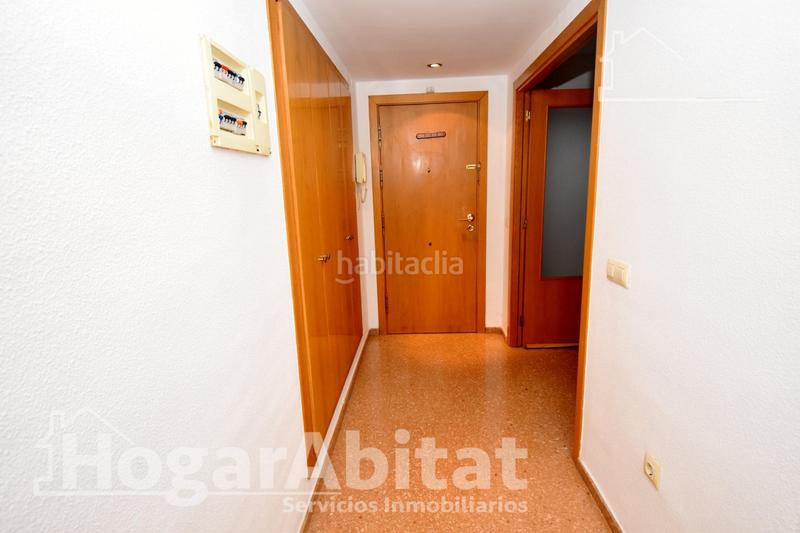 Foto 85fdcba7-f072-4914-b3b3-2d920eeb64cf. Alquiler piso seminuevo con garaje, terraza y piscina en Paterna Foto 85fdcba7-f072-4914-b3b3-2d920eeb64cf. Alquiler piso seminuevo con garaje, terraza y piscina en Paterna