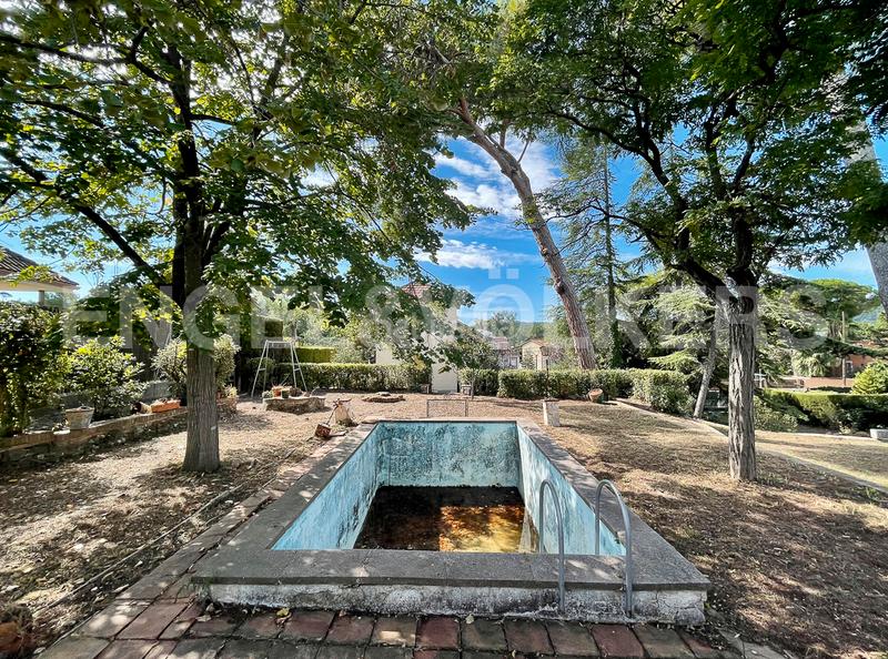 Foto d54d0523-bc74-40b4-80a2-f61d1915d747. Terreny residencial a Valldoreix Sant Cugat del Vallès Foto d54d0523-bc74-40b4-80a2-f61d1915d747. Terreny residencial a Valldoreix Sant Cugat del Vallès