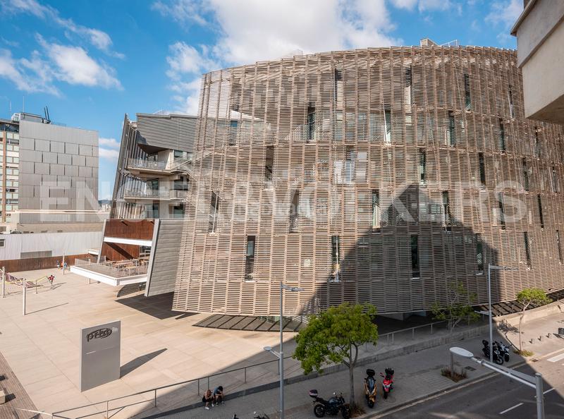 Foto 759a7084-3f80-48c8-853c-8c4fc5fc12bf. Apartamento espectacular piso en primera linea de mar en Barcelona Foto 759a7084-3f80-48c8-853c-8c4fc5fc12bf. Apartamento espectacular piso en primera linea de mar en Barcelona