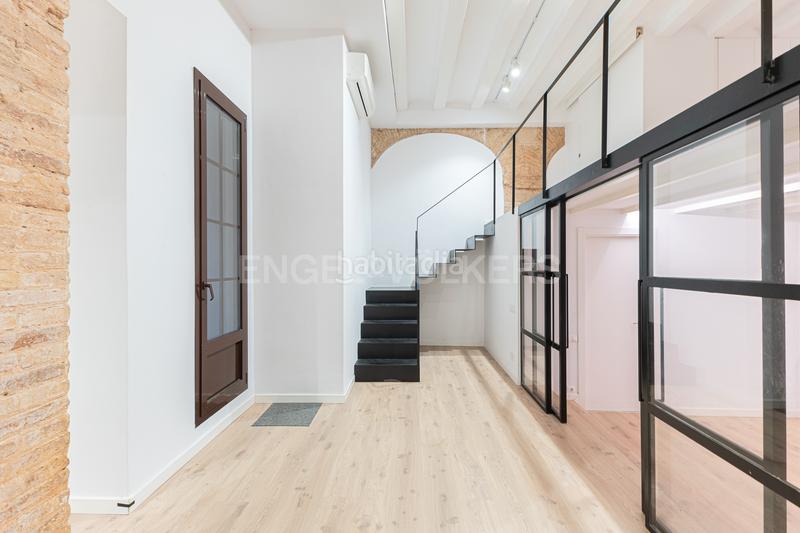 Foto 0b8ce101-1105-4db1-ad1b-3a2f2f1a87b1. Apartamento exclusivo estudio tipo loft dúplex en Barcelona Foto 0b8ce101-1105-4db1-ad1b-3a2f2f1a87b1. Apartamento exclusivo estudio tipo loft dúplex en Barcelona
