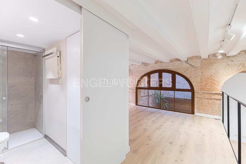 Foto 82ebfe85-7cc8-4492-9f16-5d0f4772fd0a. Apartamento exclusivo estudio tipo loft dúplex en Barcelona Foto 82ebfe85-7cc8-4492-9f16-5d0f4772fd0a. Apartamento exclusivo estudio tipo loft dúplex en Barcelona