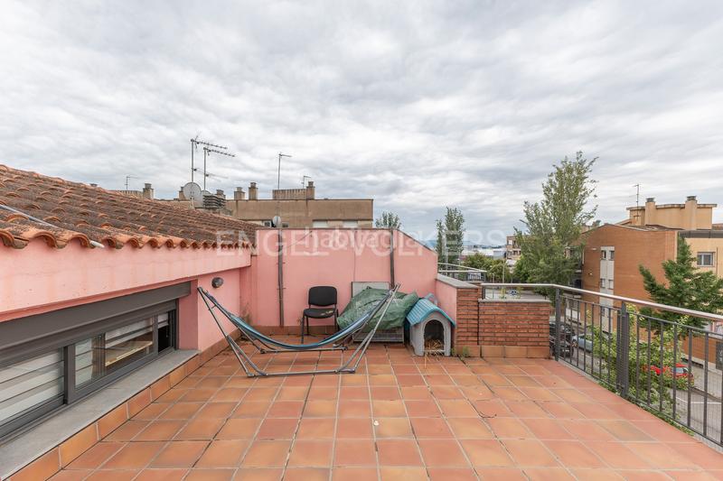 Foto f96a4542-bf1c-47b7-a58f-5bbc9547507d. Casa adossada amb calefacció aparcament piscina a Granollers Foto f96a4542-bf1c-47b7-a58f-5bbc9547507d. Casa adossada amb calefacció aparcament piscina a Granollers