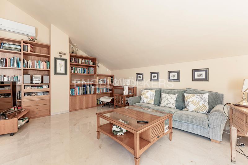 Foto 624826df-fbf5-42af-9117-423204350b47. Rent penthouse with heating parking pool in Can Girona - Terramar - Vinyet Sitges Foto 624826df-fbf5-42af-9117-423204350b47. Rent penthouse with heating parking pool in Can Girona - Terramar - Vinyet Sitges