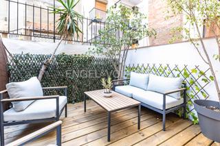 Appartement à El Poble Sec - Parc de Montjuïc. Piso moderno con encanto y patio en poble sec Appartement à El Poble Sec - Parc de Montjuïc. Piso moderno con encanto y patio en poble sec