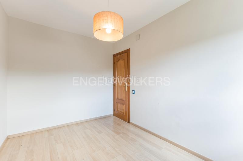 Foto abb0bc9a-5a8a-4bd9-9cd9-f87cd15e6df3. Apartament amb calefacció aparcament a Gava Mar Gavà Foto abb0bc9a-5a8a-4bd9-9cd9-f87cd15e6df3. Apartament amb calefacció aparcament a Gava Mar Gavà