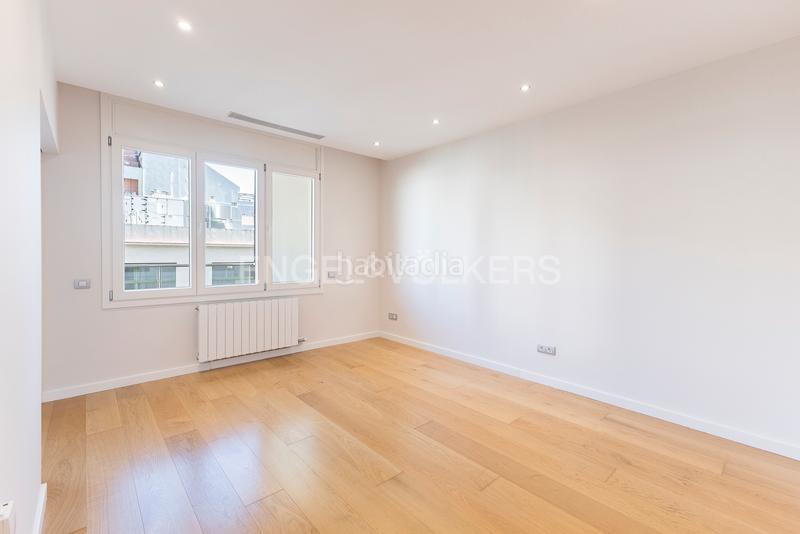 Foto e09247ef-9b1f-4c92-a073-b7301c87099a. Apartament amb calefacció a La Nova Esquerra de l´Eixample Barcelona Foto e09247ef-9b1f-4c92-a073-b7301c87099a. Apartament amb calefacció a La Nova Esquerra de l´Eixample Barcelona