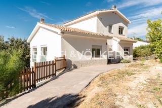 Casa a Llinars del Vallès. Casa con jardín en una magnífica urbanización de llinars del val Casa a Llinars del Vallès. Casa con jardín en una magnífica urbanización de llinars del val