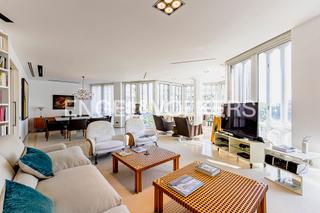 Apartament a Pedralbes. Elegante y luminoso piso con piscina en pedralbes Apartament a Pedralbes. Elegante y luminoso piso con piscina en pedralbes