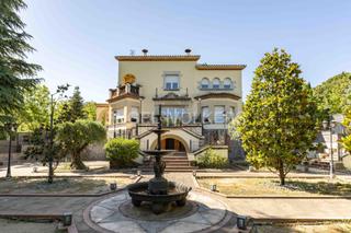 Casa a Mira-sol. Excepcional propiedad clásica cercana a la estación de mirasol Casa a Mira-sol. Excepcional propiedad clásica cercana a la estación de mirasol