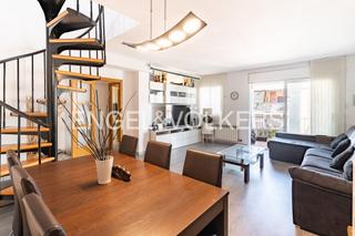 Dúplex a Zona Alta. Espectacular ático dúplex con terraza en premià de mar. Dúplex a Zona Alta. Espectacular ático dúplex con terraza en premià de mar.