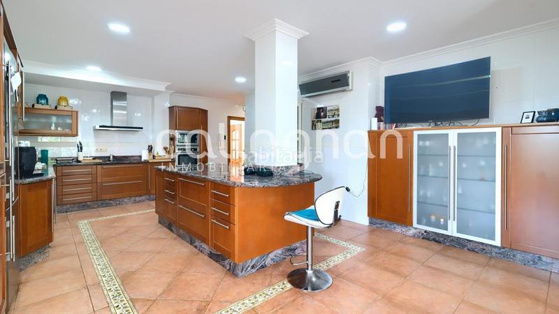 Foto 5be9a7da-509b-48e3-9b67-a7ff1b3c52c2. Miete chalet mit parking pool in Serra Foto 5be9a7da-509b-48e3-9b67-a7ff1b3c52c2. Miete chalet mit parking pool in Serra