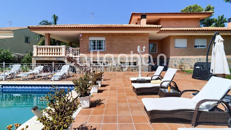 Foto 060b9211-5d11-492e-b8b0-3f428a6573f4. Rent chalet with parking pool in Serra Foto 060b9211-5d11-492e-b8b0-3f428a6573f4. Rent chalet with parking pool in Serra