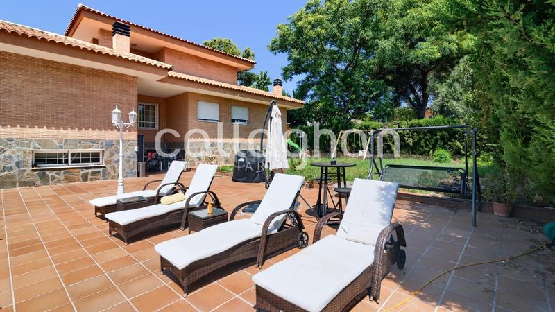 Foto 06ed7d8e-ecfa-48df-8772-6d3eb4e9c197. Rent chalet with parking pool in Serra Foto 06ed7d8e-ecfa-48df-8772-6d3eb4e9c197. Rent chalet with parking pool in Serra