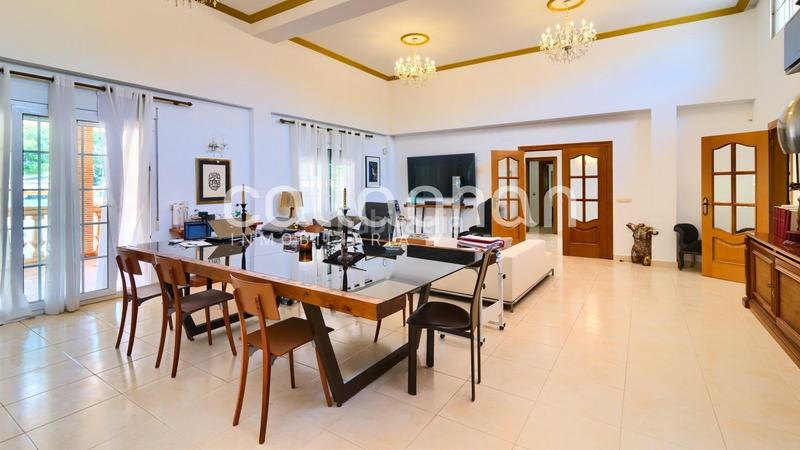 Foto 7b178be8-85be-442c-9864-b1a850ff3455. Rent chalet with parking pool in Serra Foto 7b178be8-85be-442c-9864-b1a850ff3455. Rent chalet with parking pool in Serra