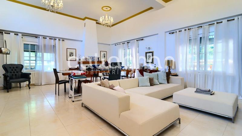 Foto 8a0fb83b-da0b-466e-8344-5ef6a484ba49. Rent chalet with parking pool in Serra Foto 8a0fb83b-da0b-466e-8344-5ef6a484ba49. Rent chalet with parking pool in Serra