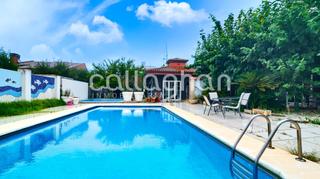 Chalet à El Grao. Encantadora y luminosa villa al lado de la playa! Chalet à El Grao. Encantadora y luminosa villa al lado de la playa!