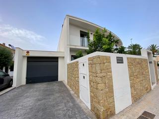 Lloguer Casa adossada a Pueblo. Moderno adosado en leliana ideal para familias Lloguer Casa adossada a Pueblo. Moderno adosado en leliana ideal para familias
