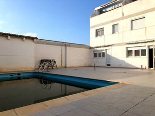 Casa a schiera in Sollana. Adosado seminuevo en sollana con garaje y zona común con piscina Casa a schiera in Sollana. Adosado seminuevo en sollana con garaje y zona común con piscina