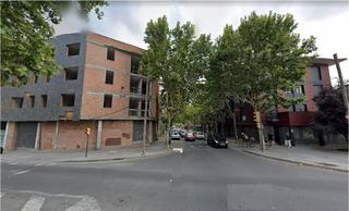 Édifice à Centre. Edifici en construcció paralitzada Édifice à Centre. Edifici en construcció paralitzada