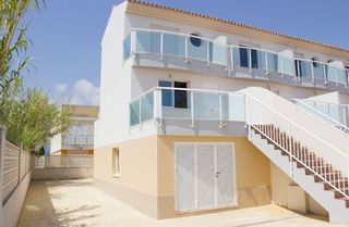 Maison jumelée Calle beniarjo (de). Unifamiliar junto al mar oliva Maison jumelée Calle beniarjo (de). Unifamiliar junto al mar oliva