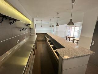 Business premise in La Marina del Port Business premise in La Marina del Port