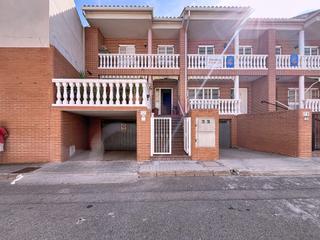 Casa adossada  Calle constitucio 16. El hogar de las grandes familias un adosado con vida propia en q Casa adossada  Calle constitucio 16. El hogar de las grandes familias un adosado con vida propia en q