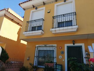 Casa adosada en Callosa de Segura. Bungalow en zona residencial Casa adosada en Callosa de Segura. Bungalow en zona residencial