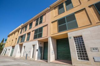 Casa adosada en Avinguda anselm clave, 11. Nulles - anselm clave Casa adosada en Avinguda anselm clave, 11. Nulles - anselm clave