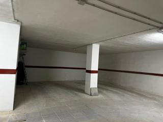 Aparcament cotxe a Petrer. Garaje en petrer Aparcament cotxe a Petrer. Garaje en petrer