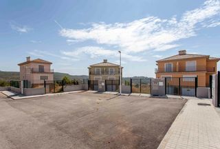 House El ramal l, urb. el cerro, parc. 213a. Promoción de tipologias vivienda en venta siete aguas valencia House El ramal l, urb. el cerro, parc. 213a. Promoción de tipologias vivienda en venta siete aguas valencia