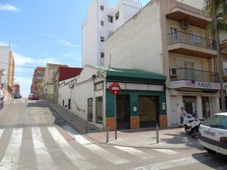 Stadtgrundstück in Zona Concordia. Se vende local comercial / solar en carretera de liria - h h ase Stadtgrundstück in Zona Concordia. Se vende local comercial / solar en carretera de liria - h h ase