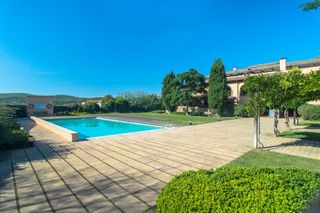 Lloguer de temporada Apartament en Carrer la creu, 5. Primavera: piscina - wifi - pk Lloguer de temporada Apartament en Carrer la creu, 5. Primavera: piscina - wifi - pk